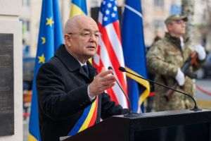 Emil Boc cere reforma administrativă şi reducerea a circa 1.000 de primării